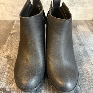 Torrid Black Textured Side Zip Ankle Booties